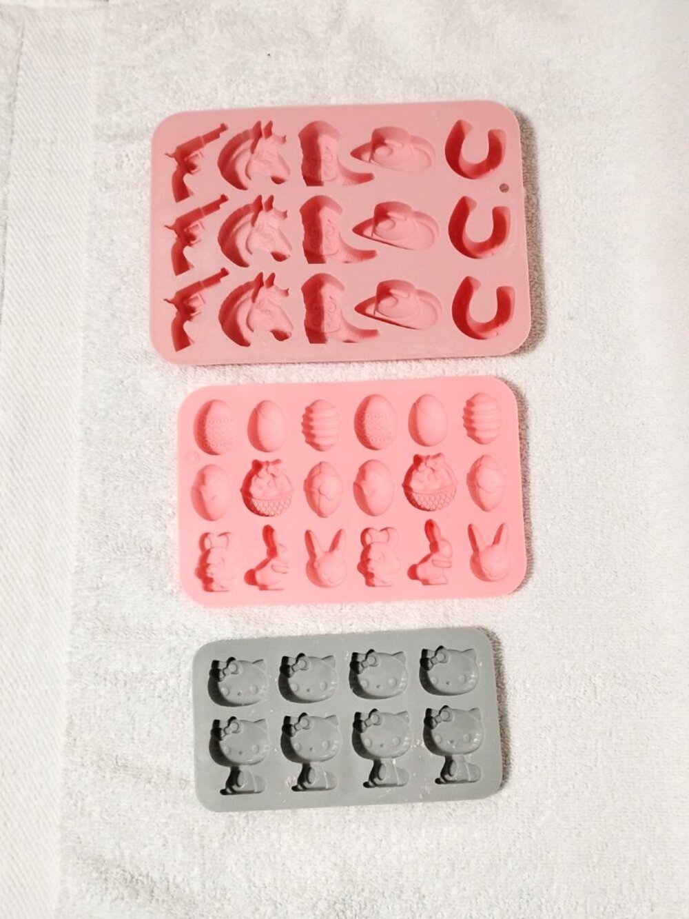 (3) Pc Lot Oven Proof Baking Silicone Molds Hello Kitty Easter Western Cowboy - Picture 2 of 3